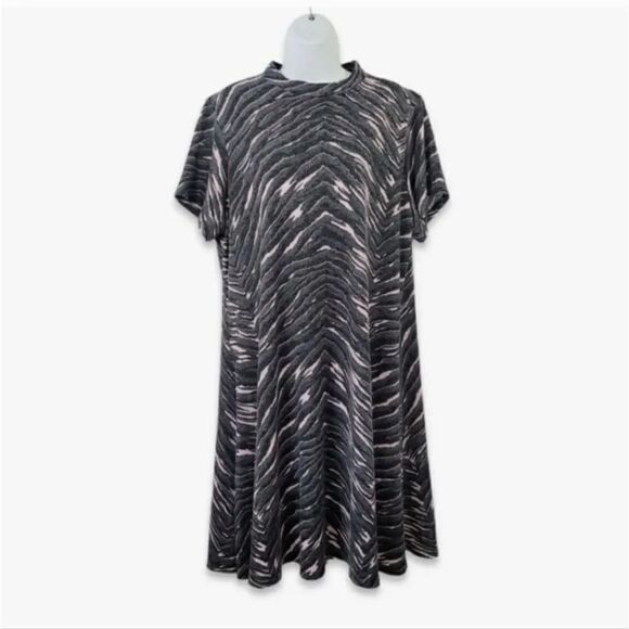 NEW Torrid Zebra Hacci Mock Neck Trapeze Dress in Gray/Pink Size 3 (3X 22-24) - Picture 5 of 13